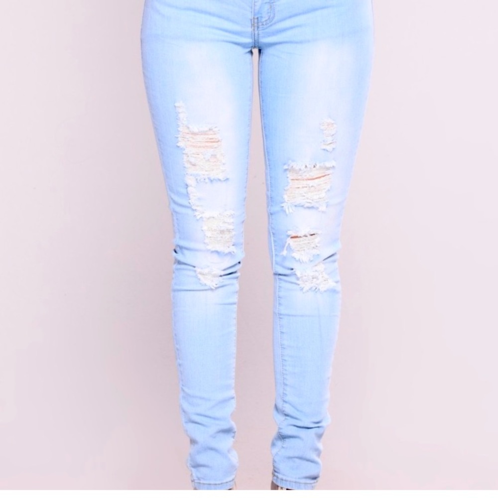 Light blue skinny jeans for he /she 👖